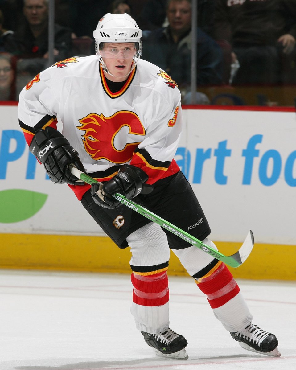 Happy 39th birthday, Dion Phaneuf! The Alberta product played 378 games with the #Flames, scoring 75 goals and 228 points!
