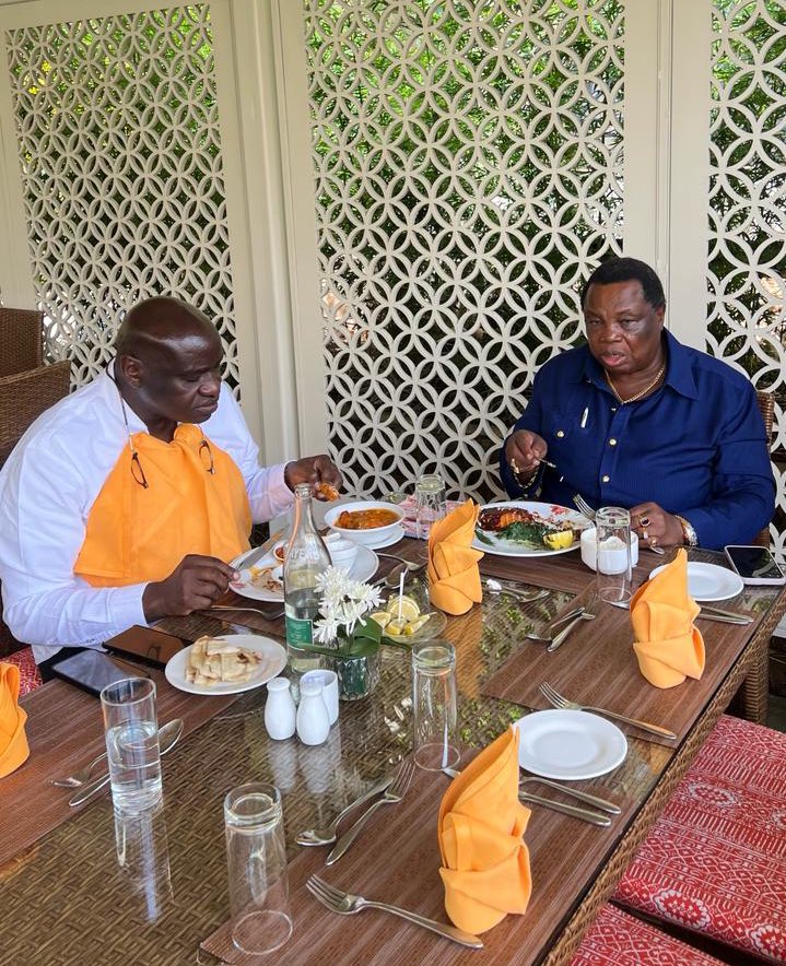 SG @AtwoliDza held a brunch with Hon. John today at Pan-Afric Hotel, Nairobi. Tune in on Saturday on @ntvkenya & @KTNNewsKE from 11 A.M where COTU (K) SG will be addressing shopstewards on his international engagement in Geneva, and on the preparations towards Labour Day.