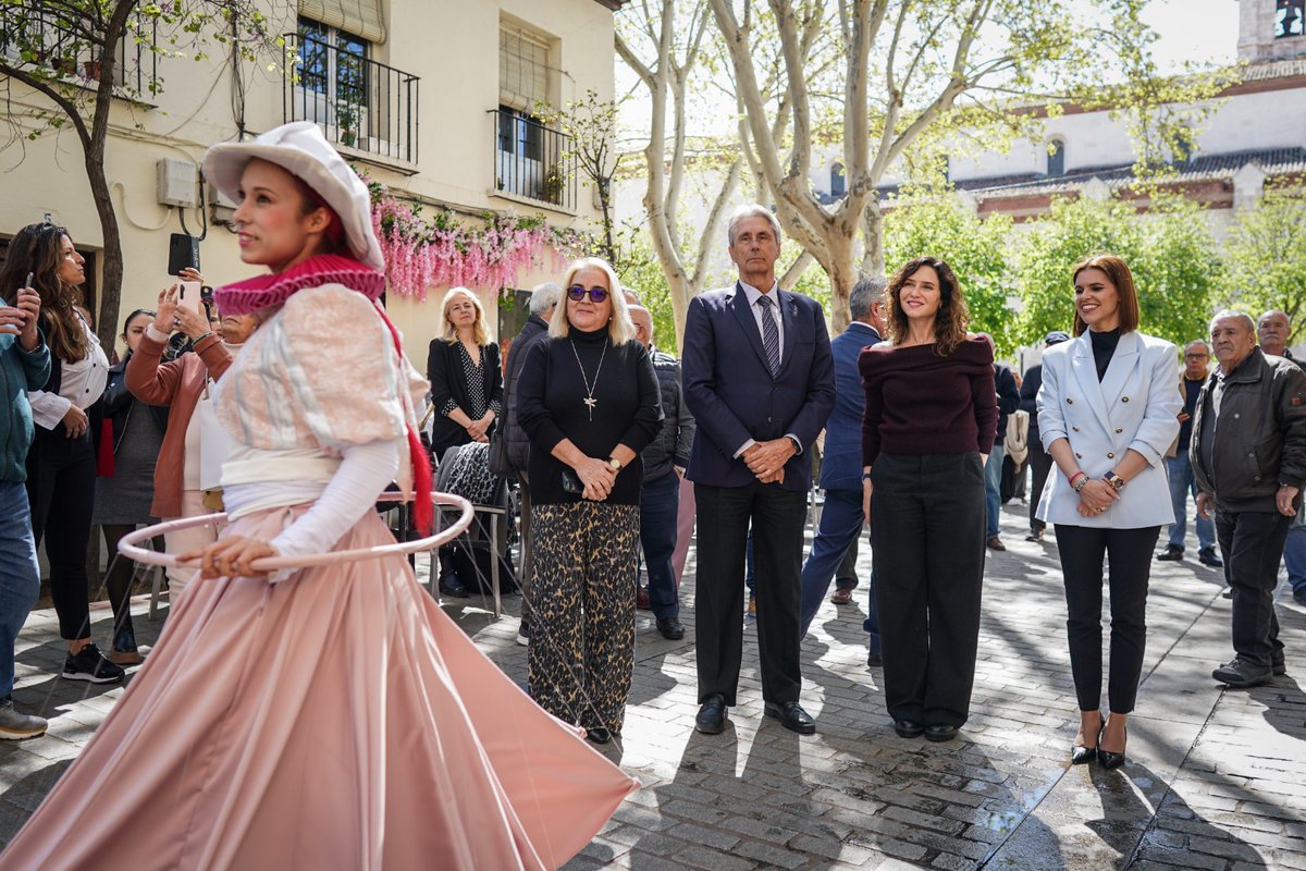 🎭 Esta mañana en la Casa de la Entrevista y con la presencia de la presidenta de la @ComunidadMadrid @IdiazAyuso, la alcaldesa @JudithPiquet y el consejero de Cultura @depacoserrano se ha presentado la XXIII Edición del Festival de @clasicosalcala 🔗 ayto-alcaladehenares.es/el-festival-ib…