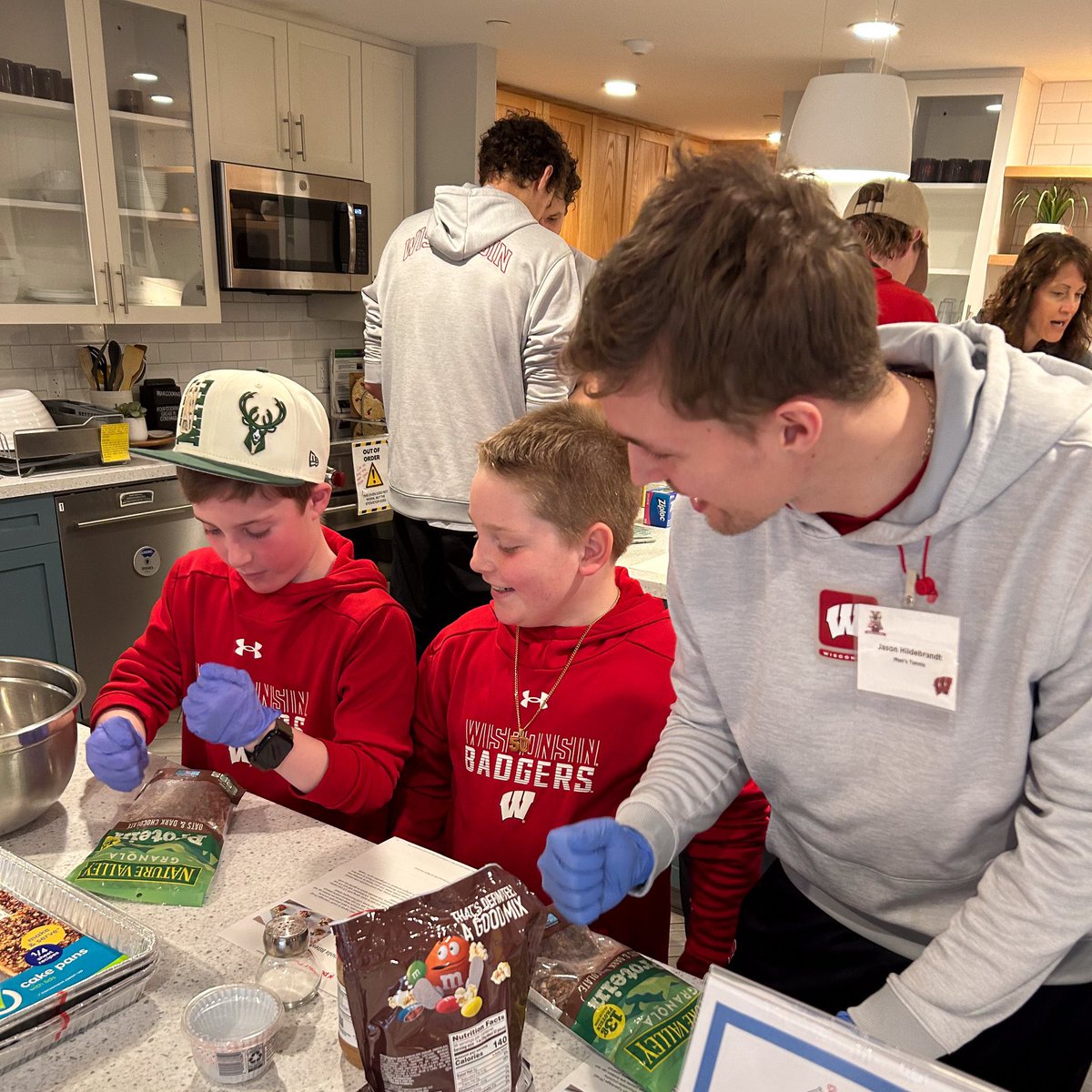 There's nothing like giving back 😊 We had such an amazing time volunteering at the Ronald McDonald House this past weekend to prepare home-cooked meals. @UWBadgers || @rmhcmadison #OnWisconsin