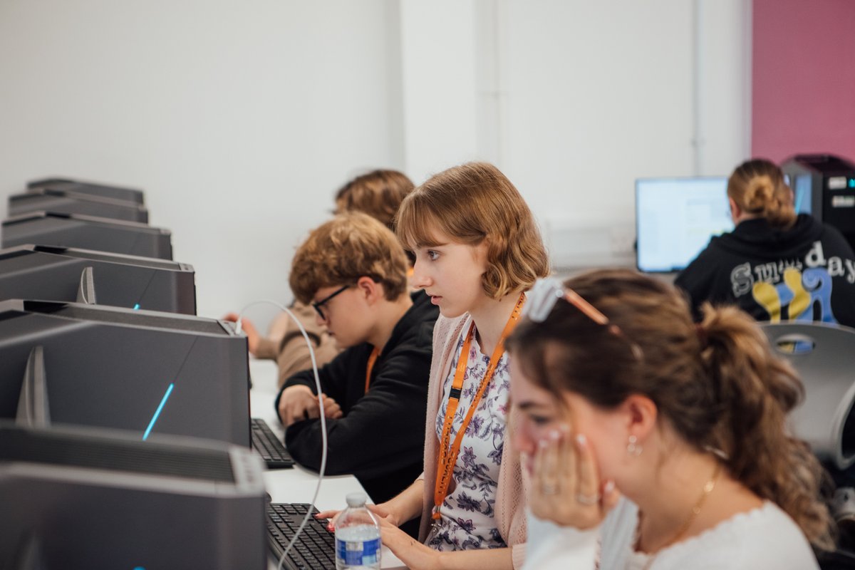 Sheff6thForm's tweet image. What will you study after A Levels?

You could take on a vocational qualification, an Apprenticeship, or even a university level qualification; all of which are available to you at The Sheffield College.

You can view all of our courses and apply here:
sheffcol.ac.uk/courses