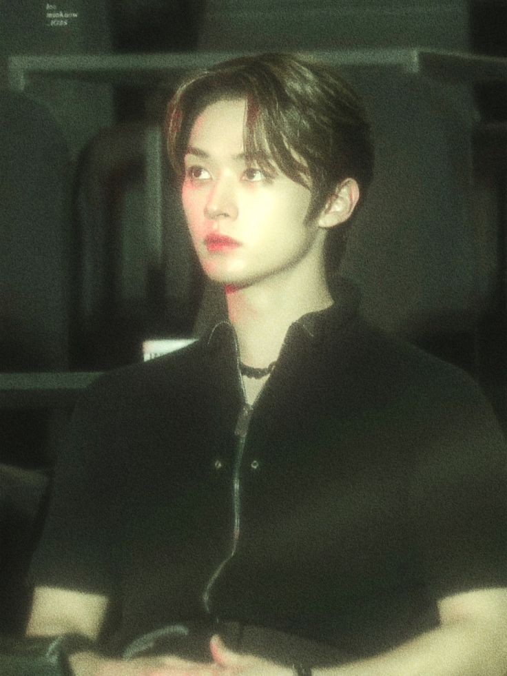 Shainywb's tweet photo. encontré esta foto de Minho y no puedo dejar de pensar en ella https://t.co/AfiqYs3ldD