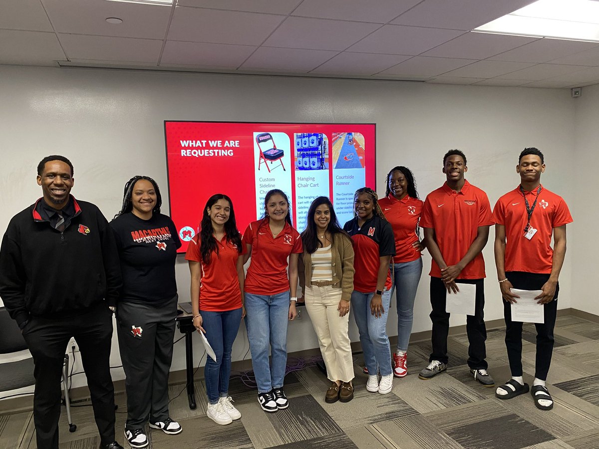 Chris Moore tweet media