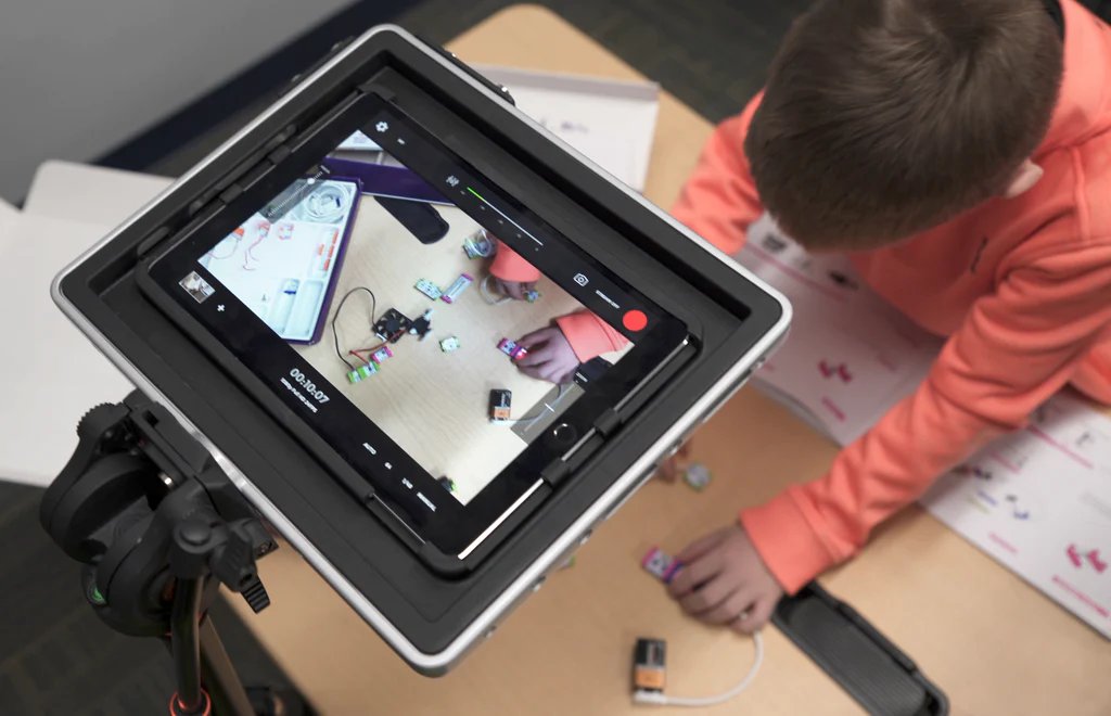 Our top 10 #SmartClassroom tech:

Computers/laptops
Tablet
Padcaster Studio (video-production kit)
TVs
Projectors and/or document cameras
3-D printers
Real-time translation device
Classroom-management app
Assessment app
AI app

#EdTech #EducationTechnology #TechInEducation