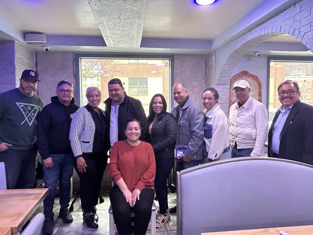 #latergram

Yonkers Chamber of Commerce meeting with South Broadway Business owners.

#yonkers #newyork #hudsonvalley #ny #eatupnewyork #nysmallbusiness #smallbusiness #entrepreneurlife #startup #shopsmall #smallbusinesslove #business #smallbusinesssupport #buylocal