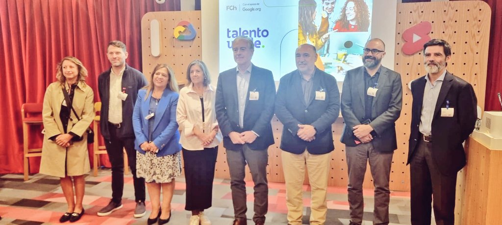 chilevalora's tweet photo. Secretaria ejecutiva de #ChileValora @RivilloXimena participa en encuentro de @fundacionchile sobre avances de proyecto #TalentoVerde en región de #Coquimbo, el cual busca desarrollar habilidades y competencias para enfrentar el cambio climático. https://t.co/syxBzB0kKp