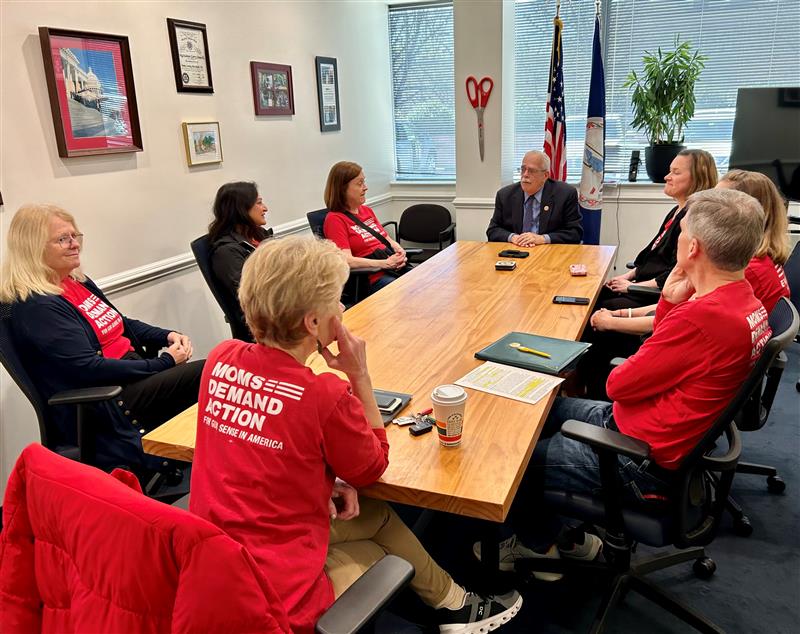 Great to meet with so many friends from @MomsDemand Action this morning! Proud as always to stand with you in the fight against gun violence in America.