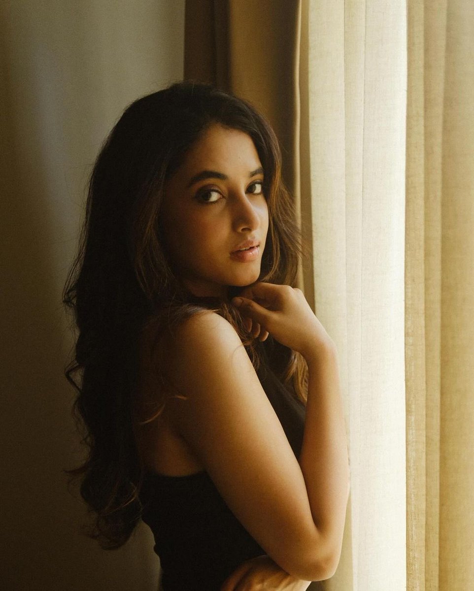 Recent delightful images of the stunning #PriyankaMohan 💗

@priyankaamohan