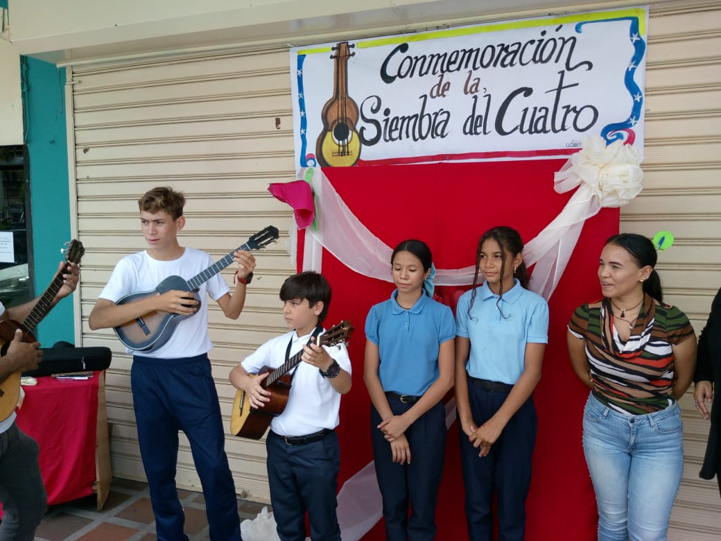 #04DeAbril 1er Concierto en el Día nacional del Cuatro Venezolano Impulsando el  el Patrimonio Cultural <a href="/NicolasMaduro/">Nicolás Maduro</a>
@MPPEDUCACION 
<a href="/LaAvanzadora/">Juana</a>
 <a href="/Ogledar/">Richard Delgado</a> <a href="/ActualZe/">CDCE ESTADAL MONAGAS</a> <a href="/dgcpatrimonio/">dgcpatrimonio/turismo</a> <a href="/estabacarolina1/">Carolina Estaba</a>