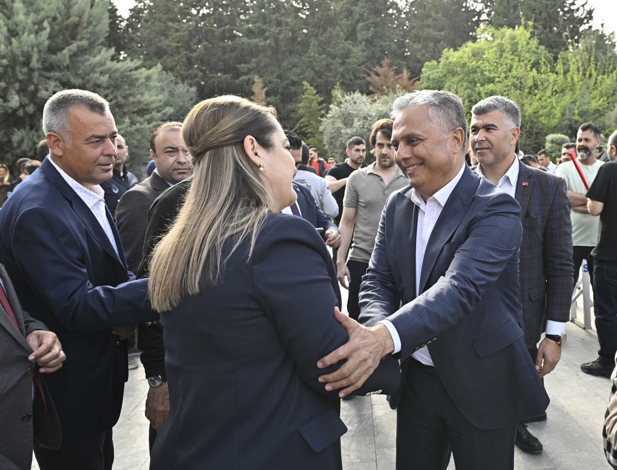 Antalya Büyükşehir Belediye Başkanımız Muhittin Böcek’in yeni dönem göreve başlama törenine katıldık. Büyükşehir Belediye Başkanımız başta olmak üzere yeni dönemde birlikte çalışacağımız tüm belediye başkanlarımıza görevlerinin hayırlı olmasını diliyorum. Yolumuz açık olsun.