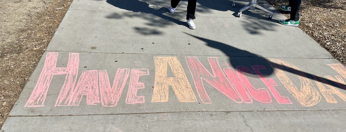 South Sources of Strength <a href="/smssostrength/">smsostrength</a> added some great messaging to our school entrance today! Thanks for the positive reminders!@counselingSMS <a href="/SMSouthTDain/">Dr. Todd Dain</a>