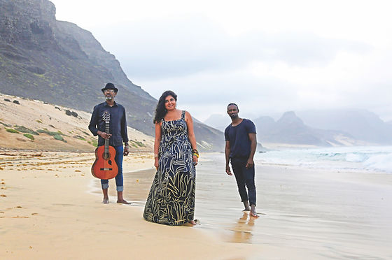 El blues de #CaboVerde amb la veu @cantakavita per començar el #Mixtures @laveudesantjoan la descoberta de la fusió de @GatoNegroFr els concerts #FestMostra @Hangar_org i un record pel debut @bobdylan go.ivoox.com/rf/126396913