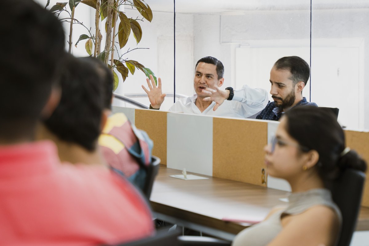 GeeksEC's tweet image. 🌐 Nuestro equipo se sumergió en una charla informativa para aprender más sobre protección de datos y fortalecer nuestras prácticas de seguridad digital. 💻✨ Agradecemos enormemente a @alejadrovaras por compartir su conocimiento con nosotros.
#Geeksec #ProtecciónDeDatosec