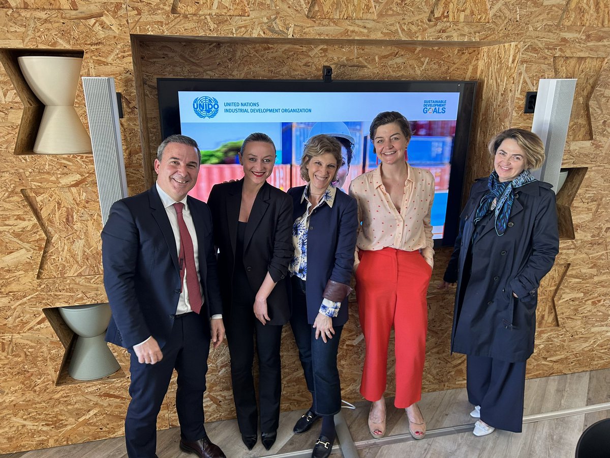 How will you be a changemaker? Excellent visit to <a href="/42RomaLuiss/">42 Roma</a> with <a href="/ITPO_Italy/">UNIDO ITPO Italy</a>. Hubs where young entrepreneurs create awesome start ups and accelerate change ⭐️