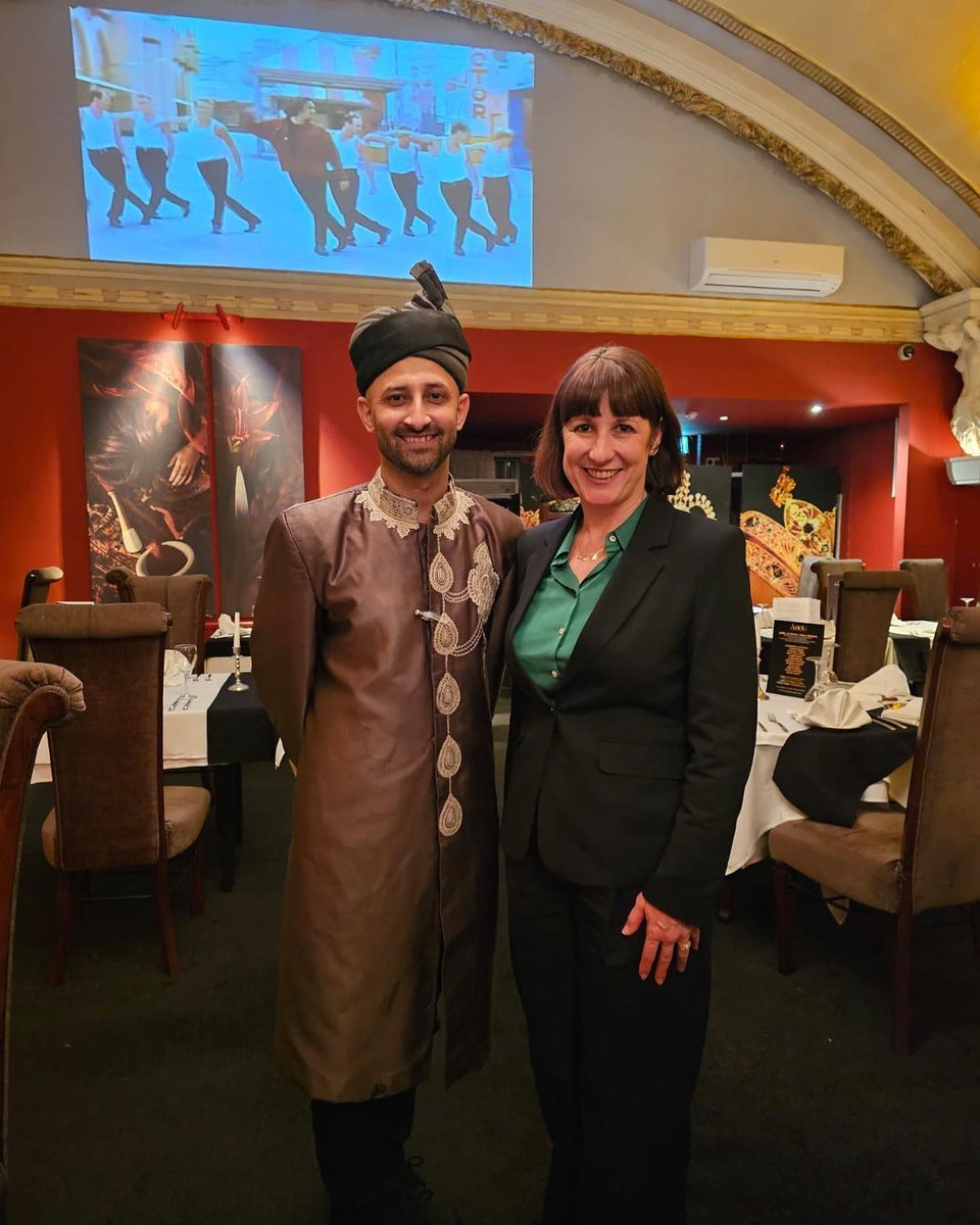 It was a pleasure to have Shadow Chancellor of the Exchequer @RachelReevesMP dine with us last night during her whistle-stop tour of Derby. It was an honour to introduce her to our exquisite Fine Dining #Indiancuisine