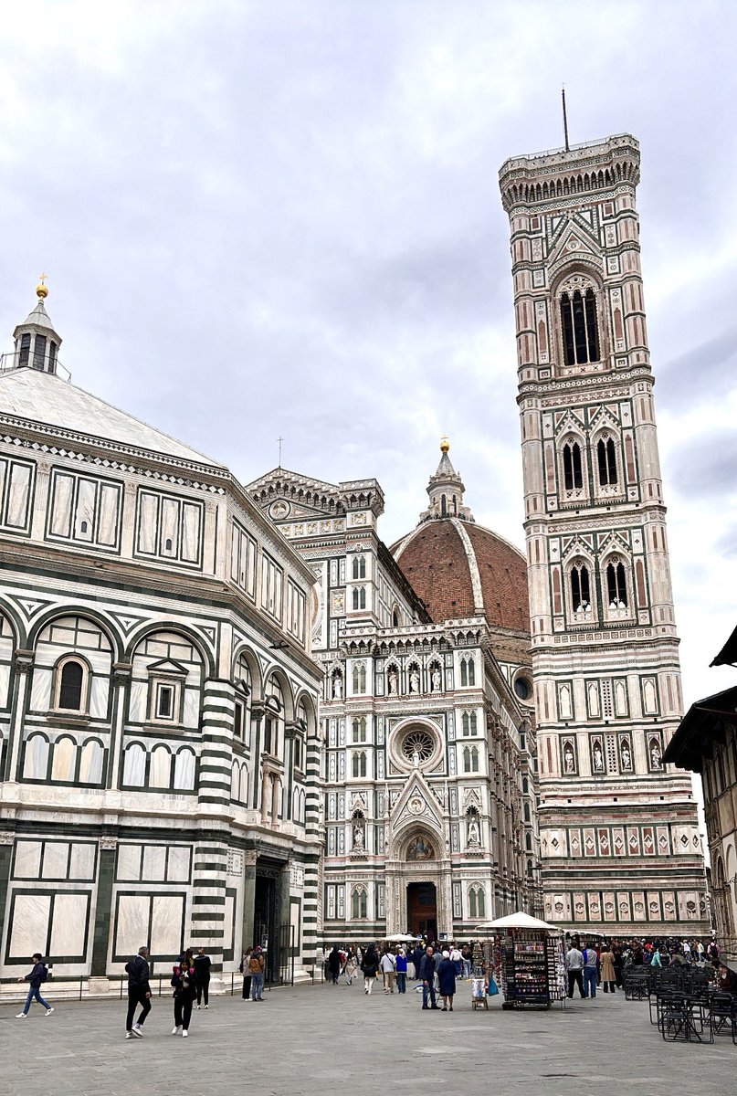 CatieFuthey's tweet photo. So exciting to be able to mark the transition from med 2 to my full-time PhD years presenting at #SIRS2024 in breathtaking Florence today! @UBC_MDPHD @UBCmedicine https://t.co/XOkncGny1x