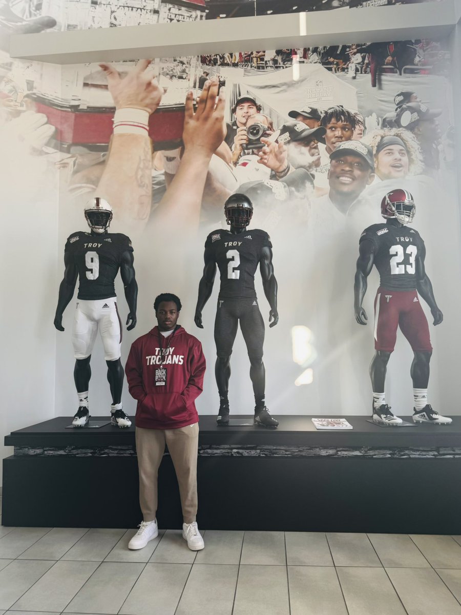 Enjoyed my visit at @TroyTrojansFB today!! Had great conversations with @CoachBoyette and learned many things!!🔴⚪️ @GeradParker1 @joe_discher @DutchtownFB1 @niketaq @CoachWesley22 @_Coach_O @RecruitGeorgia
