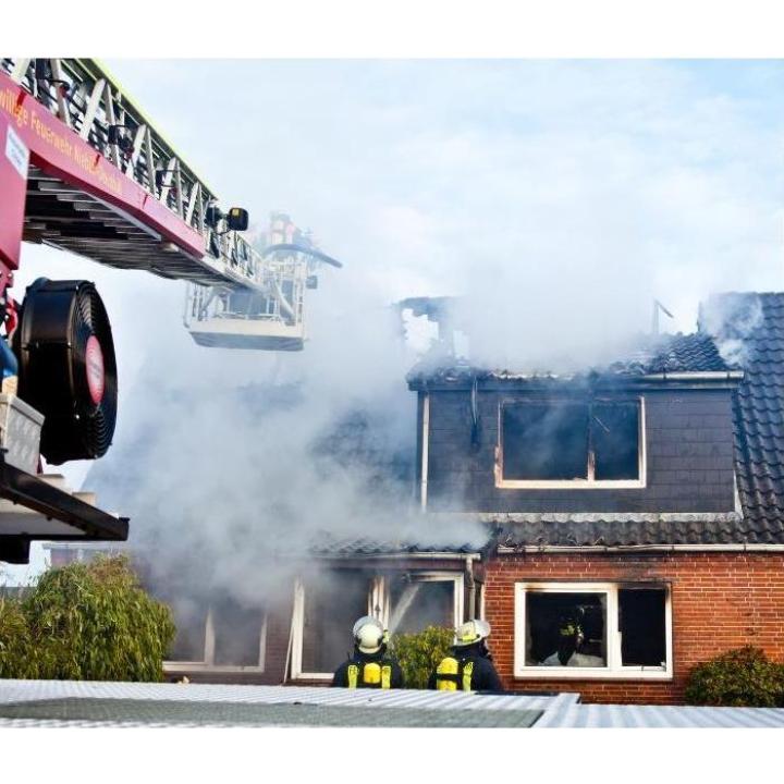 servproswsenwgr's tweet photo. Thinking of tackling fire damage cleanup on your own? Hold on! Before you grab that sponge, learn why DIY cleanup might not be the best idea and what risks it could pose to your health and property. https://t.co/RWvjM6WISY https://t.co/ky2pe0hs5Z