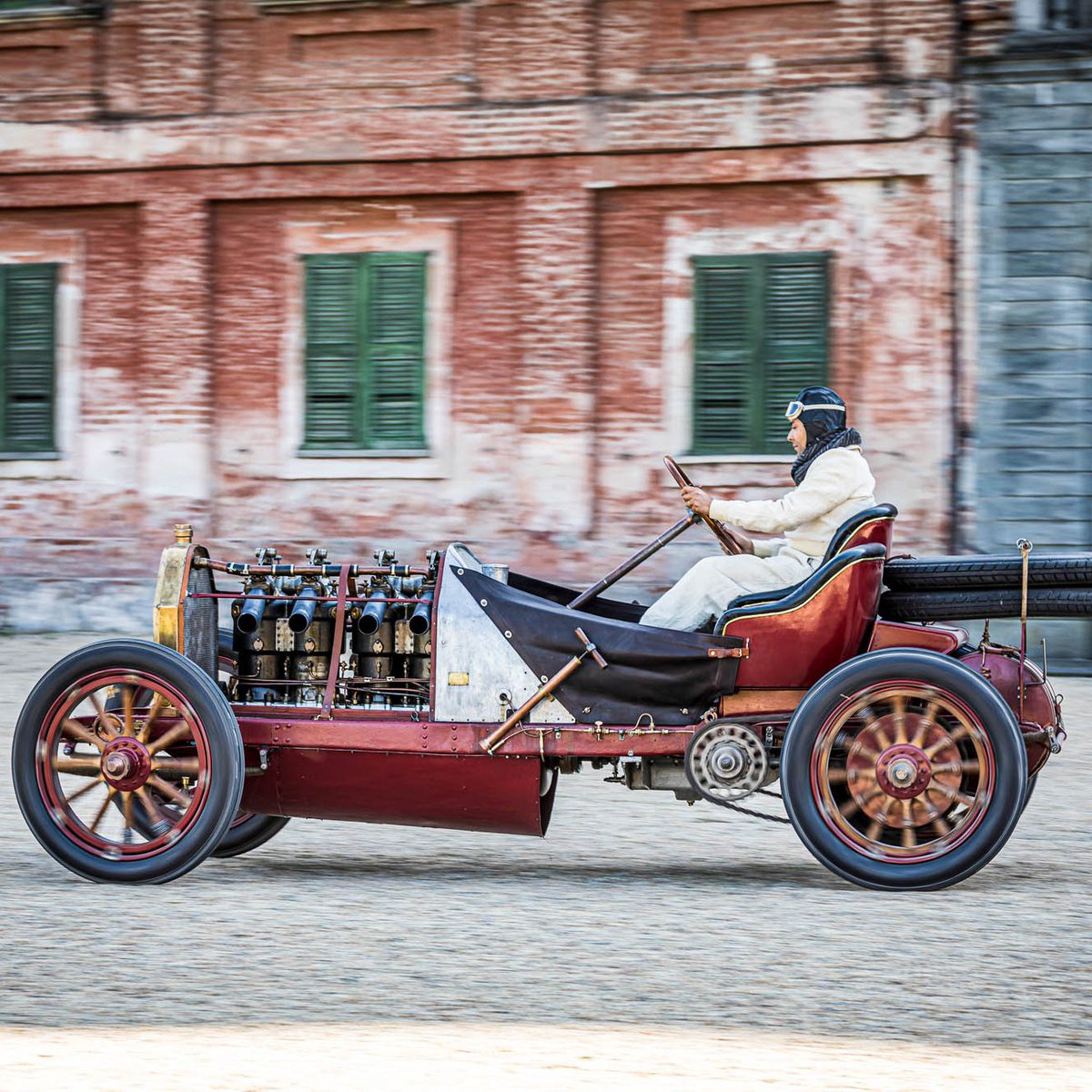 This monstrous Fiat 130HP was driven to victory by Felice Nazzaro in the 1907 French Grand Prix. Massimo Delbo dons his goggles and gathers his courage in the May issue: bit.ly/Octane-251 📷 Alessandra Leocata
