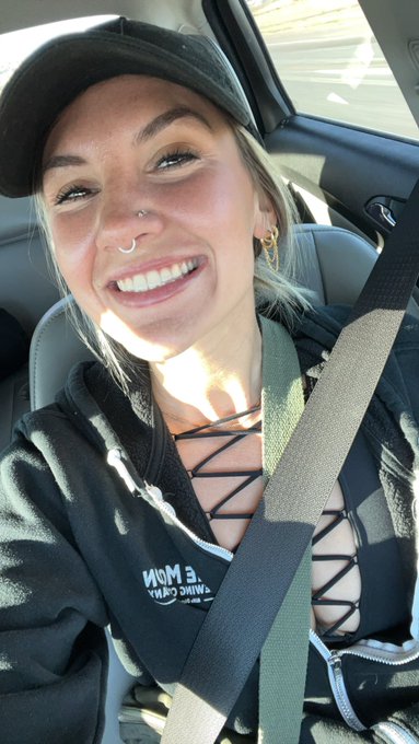 Be sure to see my new MFM scene!! It&rsquo;s SO good. I&rsquo;m addicted to taking two 😈🥵  https://t.co/btxpBWmOlv