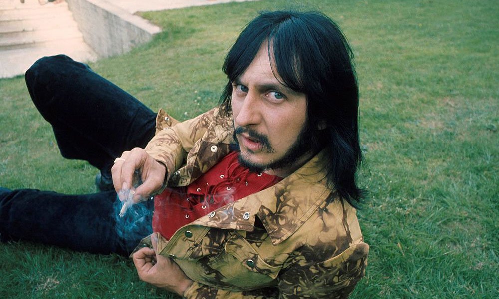 BoppingElf77's tweet photo. A Very Cool And Iconic Bassist.
John Entwistle By Michael Putland, 1971.
#Rock #Icon #Bassist #JohnEntwistle #TheWho #UK #Music #British #70s #MichaelPutland https://t.co/vo04iiKELH