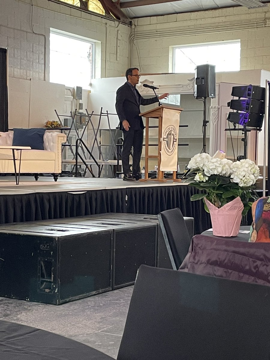 Hey #norfolkcounty! I am at the Innovation Frontier Forum, hosted by @SimcoeChamber. Daniel Tisch of the Ontario Chamber of Commerce speaking on Leadership needing to be bold! #leadership #Ontario