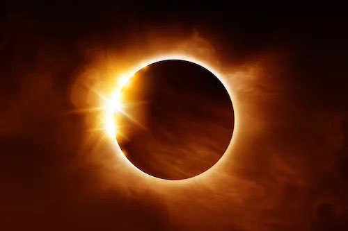 Ready for an astronomical show? 🌞🌑 On April 8, North America gears up for a total solar eclipse. Expert advice: snag the best view, but remember, safety first! ▶️las.illinois.edu/news/2024-03-2…