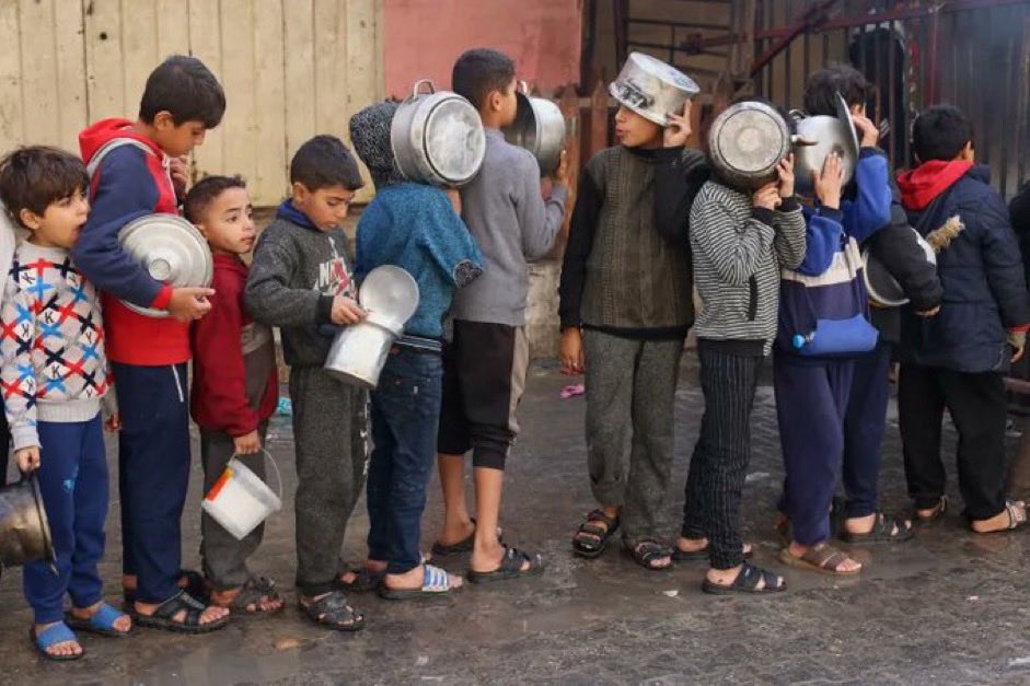 Israel 🇮🇱 has:

•Blocked aid entering Gaza 🇵🇸
•Massacred Palestinians 🇵🇸 waiting for flour
•Defamed the UN
•Targeted &amp; murdered international aid workers. 

All to stop UNRWA, ANERA and the World Central Kitchen providing food.

Starvation is Israel’s 🇮🇱 weapon of genocide.