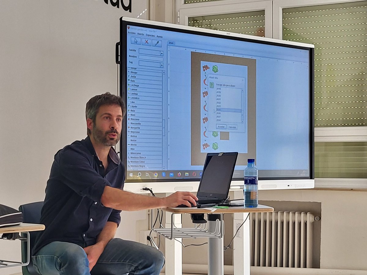 Pero el huerto es más... Descubrimos el huerto mes a mes con David Tutor <a href="/ErdeGEA/">Erde Gestión Y Educación Ambiental</a>. Planteamos las tareas importantes,  qué plantas ponemos, y qué actividades nos proponemos. Es el inicio de nuestro #huertoescolar, espacio educativo y rincón para la #convivencia. <a href="/cfievalladolid/">CFIE VALLADOLID</a>