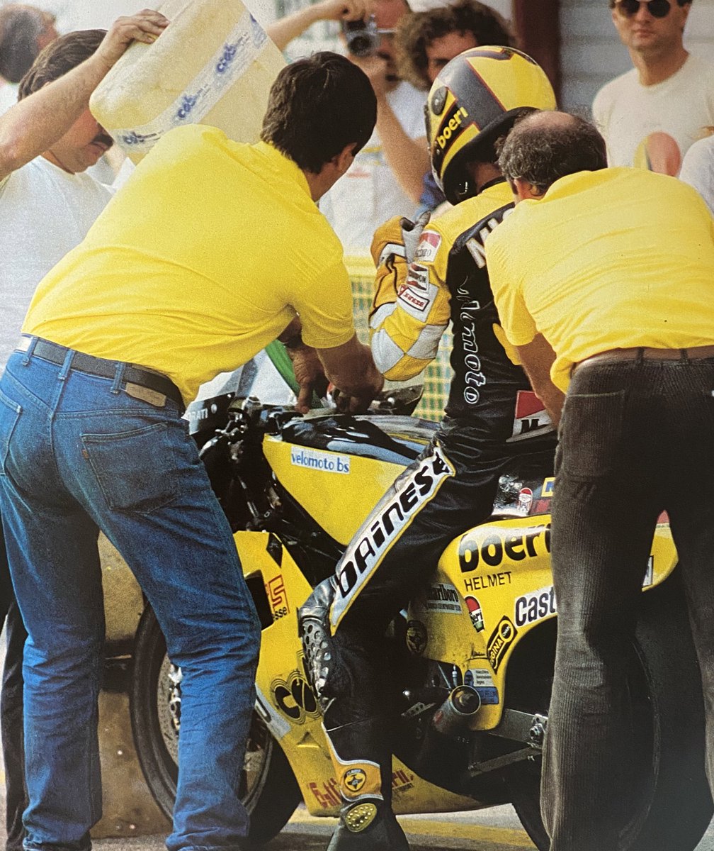AntonioRamosGP's tweet photo. Refueling difference between Lucchinelli (official rider) and Migliorati (private).
#500cc #TheWayItWas https://t.co/iqOnwtLRUC
