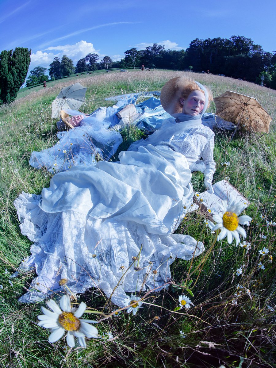 Some of the stunning images of Tilda Swinton by Tim Walker which appear in John Singer Sargent: Fashion & Swagger - in cinemas 16 April seventh-art.com/product/john-s… #exhibitiononscreen #tildaswinton #johnsingersargent #timwalker