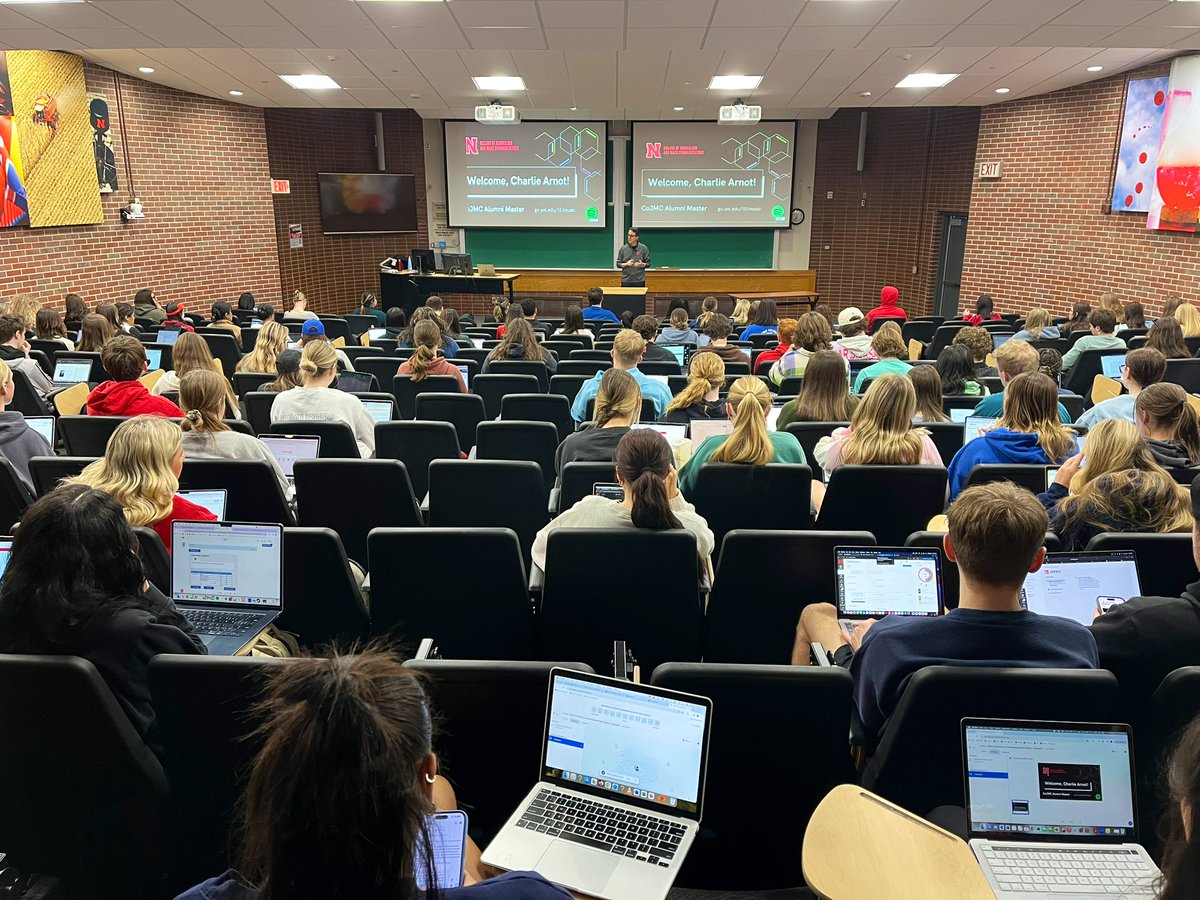 Learning from 2024 <a href="/Unl_CoJMC/">UNL CoJMC</a> <a href="/NebraskaAlumni/">Nebraska Alumni Association</a> Master and @LookEastPR President <a href="/Charlie_Arnot/">Charlie Arnot</a> and his insights into strategic communication in the food and agriculture sector in ADPR 151. 🎓🌽