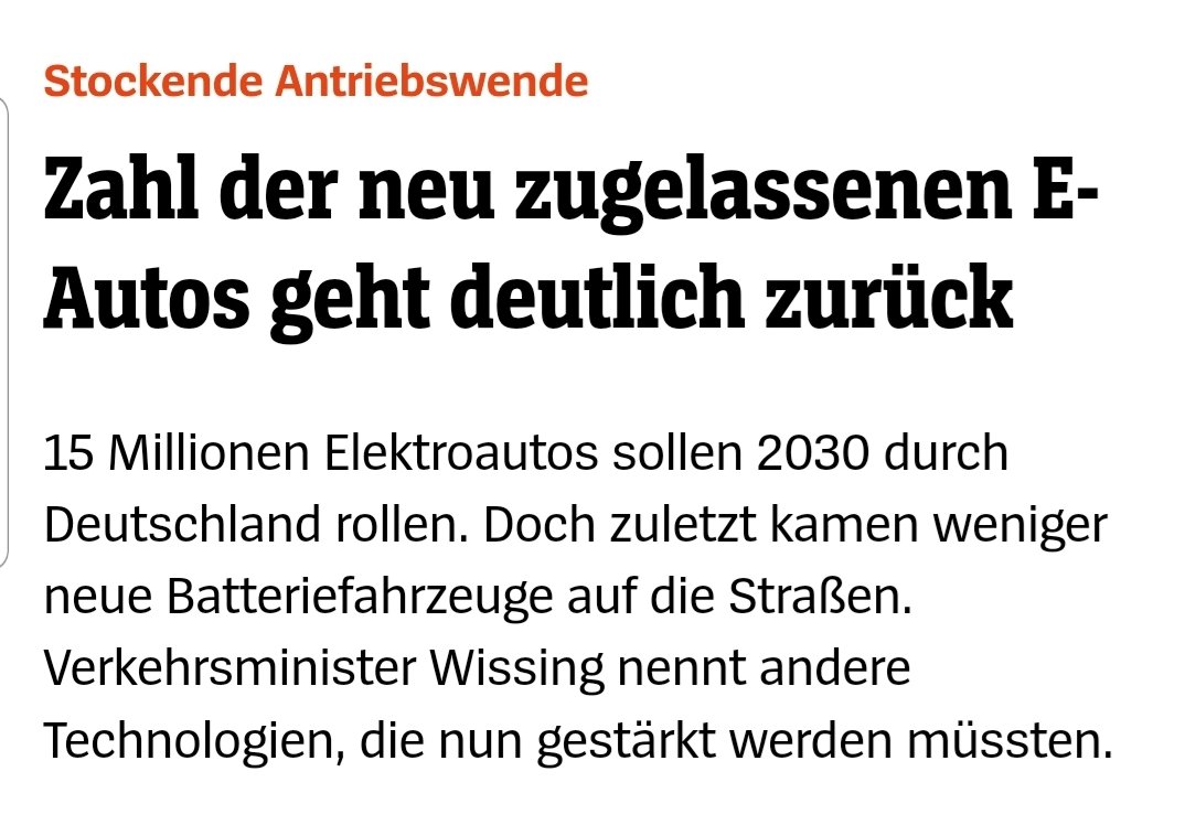 Deutschland wird wohl sein Ziel 15 Mio. #eAutos bis 2030 krachend verfehlen.

Wegen der weggefallenen Kaufprämie sind dieses Jahr die Verkaufszahlen für eAntriebe auch noch rückläufig.
Die Lösung des @FDP-Verkehrsministers @Wissing?
Jetzt #eFuels fördern.🤦‍♂️