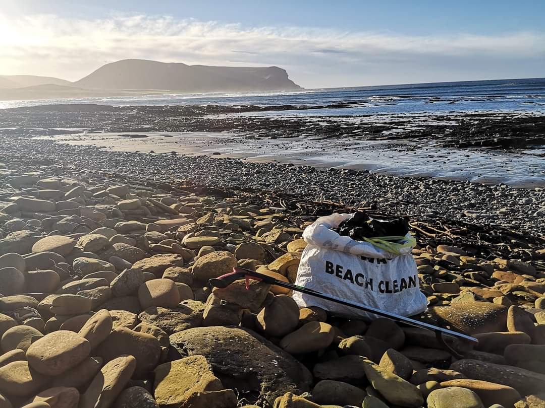 Are you joining us for this afternoon's Bag the Bruck beach clean at Warebeth Beach, Orkney? 2 - 4pm, gloves & equipment provided. We hope to see you there! More details 📨lucy.mortlock@rspb.org.uk @GreenerOrkney 📸 Sam Stringer @RSPBScotland