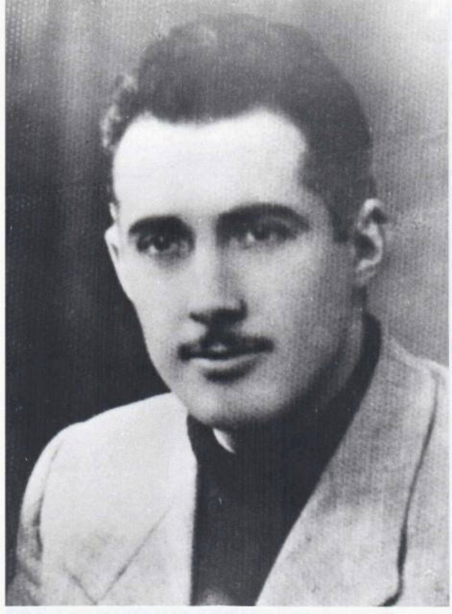 ANPIRomaPosti's tweet photo. Comandante della Brg. "Ippolito Nievo", #MarioModotti ”Tribuno”, tradito da una spia, fu arrestato su delazione dai fascisti delle #BrigateNere e fucilato a #Udine il #9aprile 1945.Aveva 33 anni. https://t.co/Bxe7wrbe5G