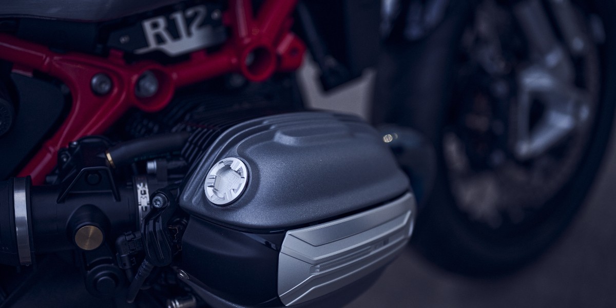 From stunning paint finishes to exclusive milled parts — the #Option719 package will make your BMW #R12nineT stand out from the crowd! ✨ Explore our configurator: bmw-motorrad.co.uk/en/models/heri… #MakeLifeARide #R12nineT #Soulfuel #BMWMotorrad