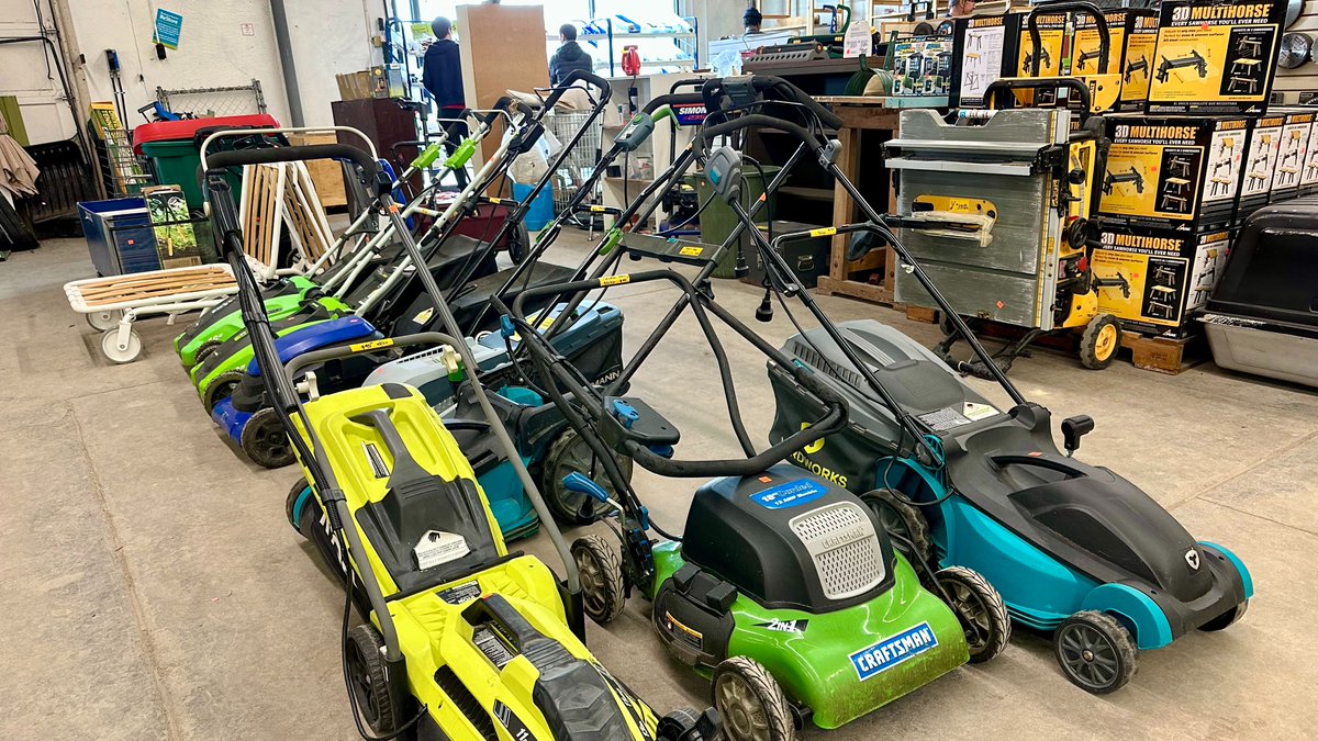 Ever been to the Habitat for Humanity ReStore? There are nine in #ab and we're checking out the location at 99 St. for our Decluttering Episode. Tune in for spring cleaning tips and tricks Saturday at 10 a.m. and Sunday at noon to #cbc📺TV and @cbcgem. @Habitatedm #spring #YEG