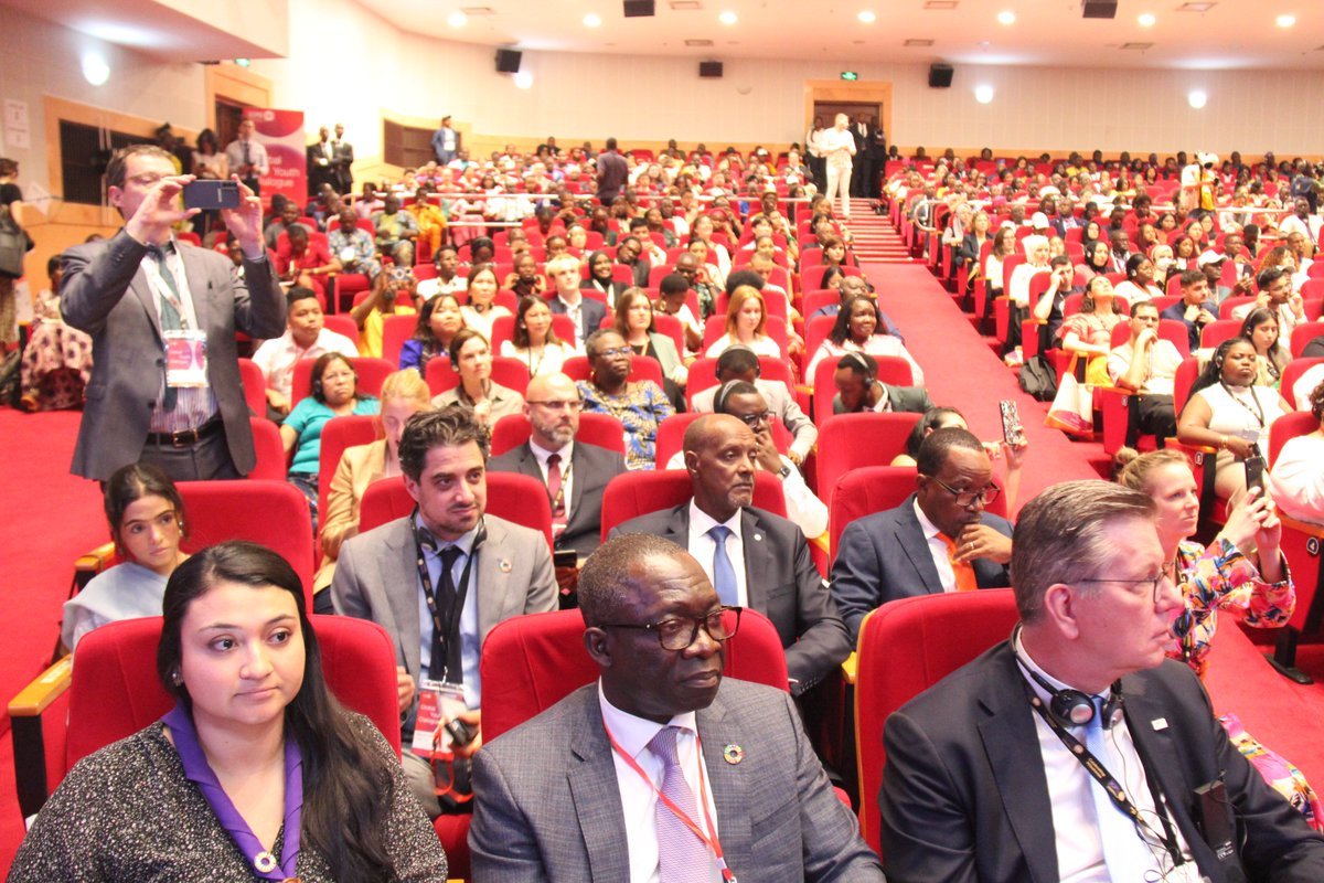 UNBenin's tweet photo. #ICPD30
130 pays du🗺️au 🇧🇯 les 4-5/04 pour un dialogue mondial avec les jeunes, célébrant 30 ans de la #ICPD. Discussions avec des jeunes, @gouvbenin, @UNBenin, @felipepaullier, @Atayeshe, autour d'une🆕vision de la #ICPD,plus pertinente pour les futures générations.
#Youth4Peace https://t.co/UoFd7ySb6Z