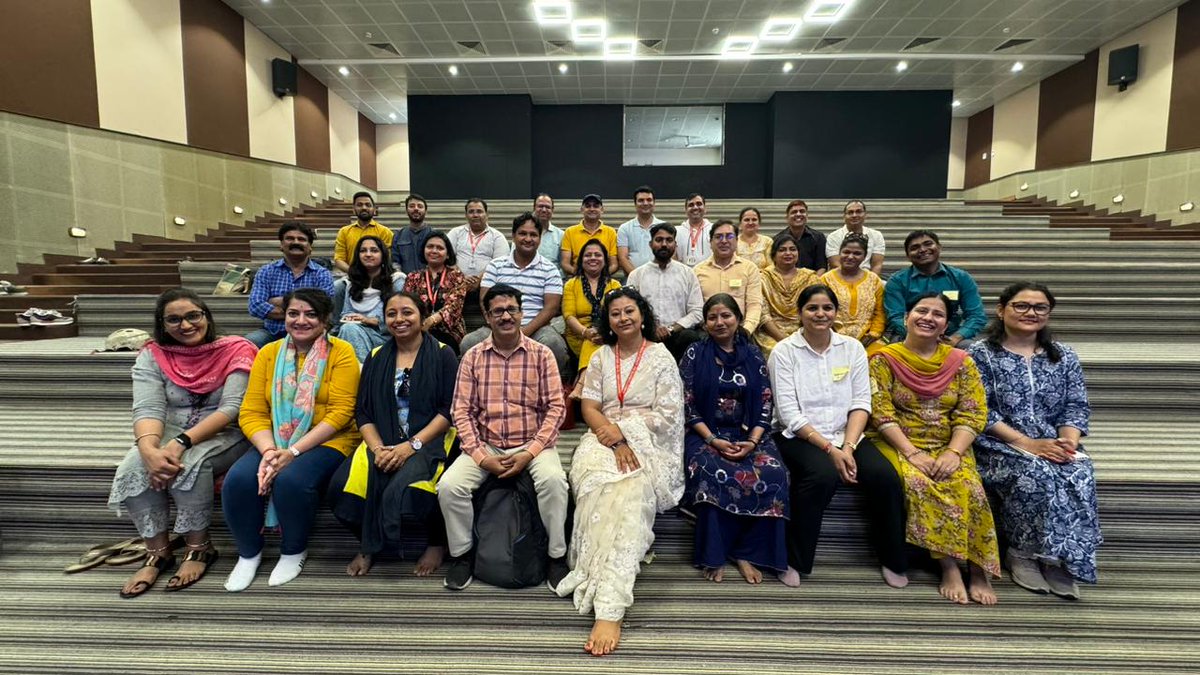 With a focus on elevating teaching standards, we aim to empower educators to foster critical thinking, empathy, and global awareness in students.

A Social Science workshop for mentor teachers was organized today to achieve this aim.
#Capacitybuildingsession
#EmpoweringEducators