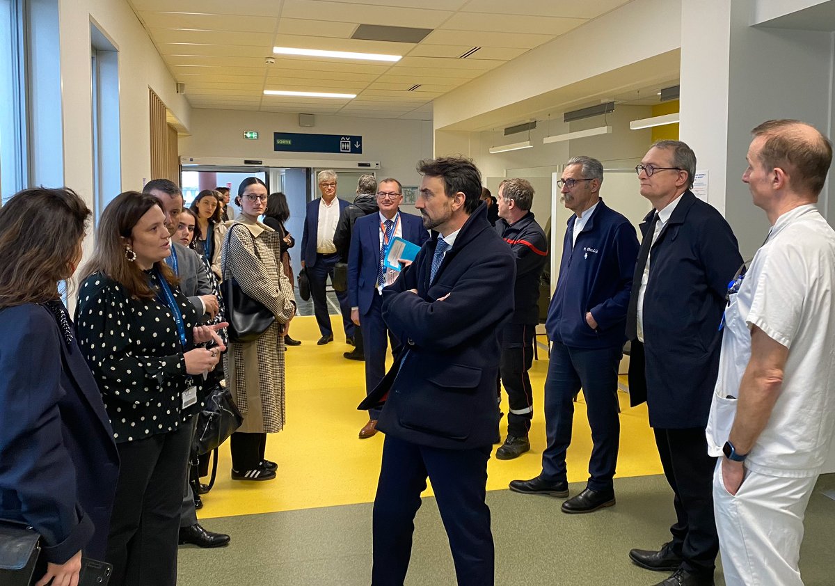 Inauguration de la fin des travaux de modernisation de l’hôpital Louis Pradel 👏 🏥 Ce qu'il faut retenir du projet : · 8 ans de travaux (depuis début 2016) · Rénovation des 18 unités de soins : 4 tranches de chacune 12 à 15 mois · 12 300 m² restructurés · 77,5 M€ de budget,