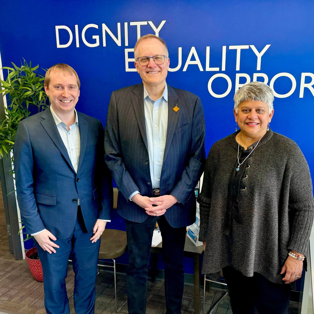 Yesterday our CEO, Alison Dantas, and Exec Director Fund Development, Kyle Tiney, had the honour of hosting New Westminster-Burnaby MP @MPJulian at our head office to share our renewed vision for the future to best support the women, girls and children at risk in our community.