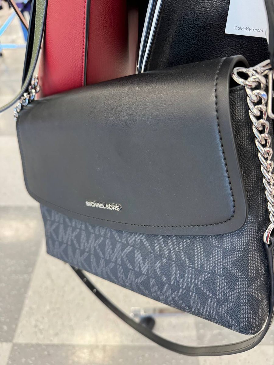 👜🎉 Calling all fashionistas! Michael Kors bags marked down up to 80% off, with prices as low as $39! Don't miss out on these stylish steals—upgrade your handbag collection today! #MichaelKors #HandbagSale 🌟🛍️
sovrn.co/o2bal7u