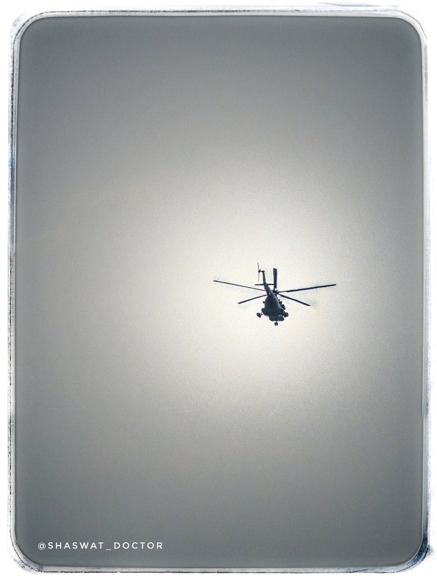 #helicopter #helicopters  #skyphotography #sky_captures #upupandaway #skyline #aviation #aviationdaily #aviationphotography #aviationphoto #aviationspotting #aviationpics #aviationphotos #bnw #bnwzone #bnw_captures #bnw_drama #bnwframing #blackandwhitephotography #blackandgrey