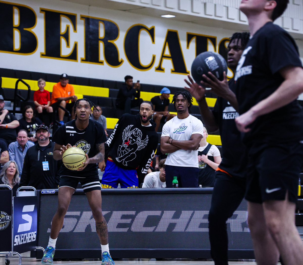 Swish after swish! Tune in to @CBS this Sunday to catch every moment of the @IntersportHoops high school 3-point competition hosted by @SaguaroSUSD.