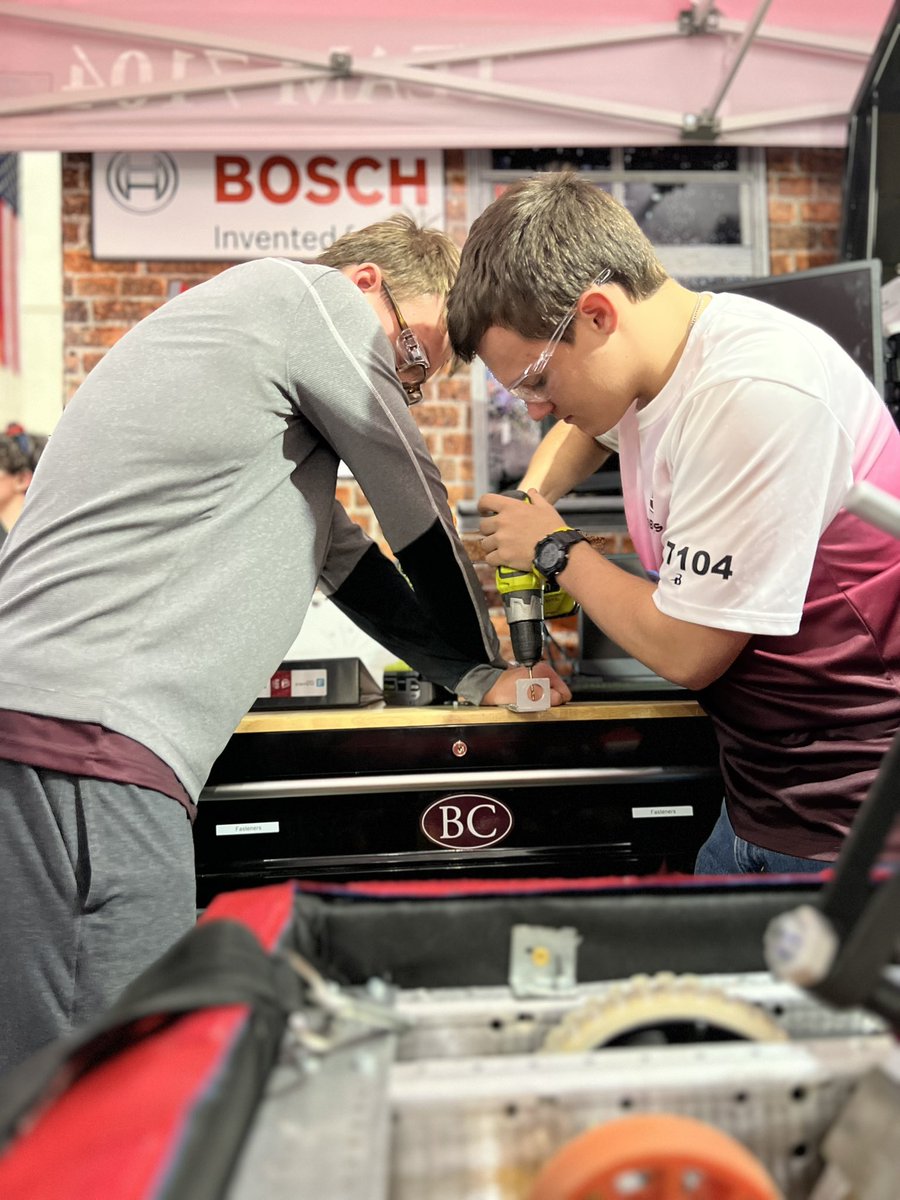 BotBrothers7104's tweet photo. Final adjustments before competing in the District Championship #GATRA https://t.co/wiKrAboga1