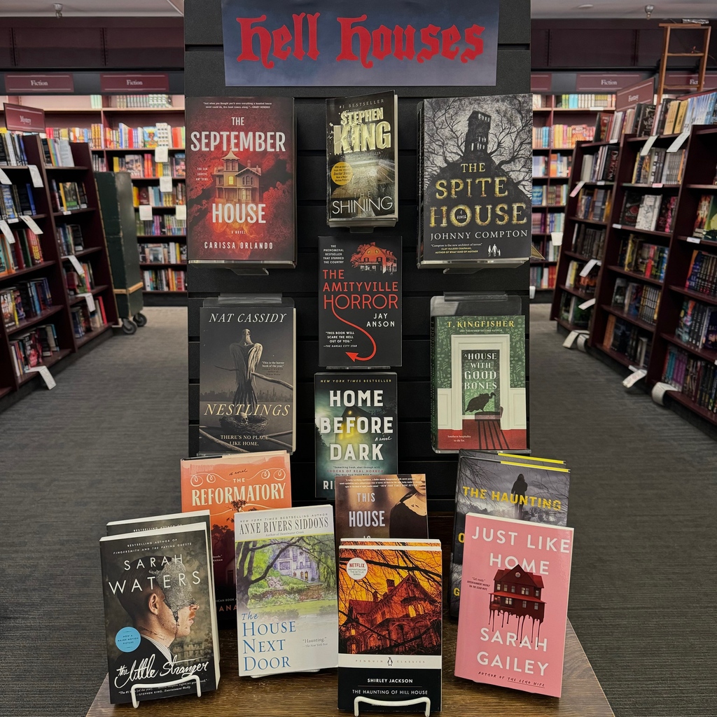 vromans's tweet image. 🔥 HELL HOUSES 🔥
#bookstore #bookdisplay #pasadena #books #booksellerrecommendations