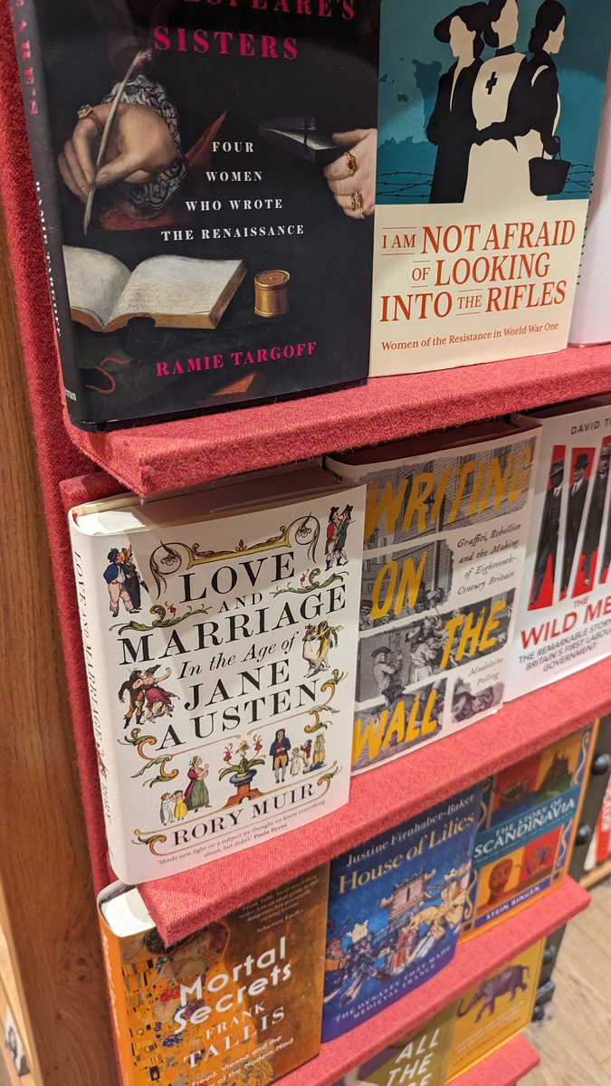 Finally met my life ambition of being in the Waterloo station Foyles (and in very good company @RoryMuir3)