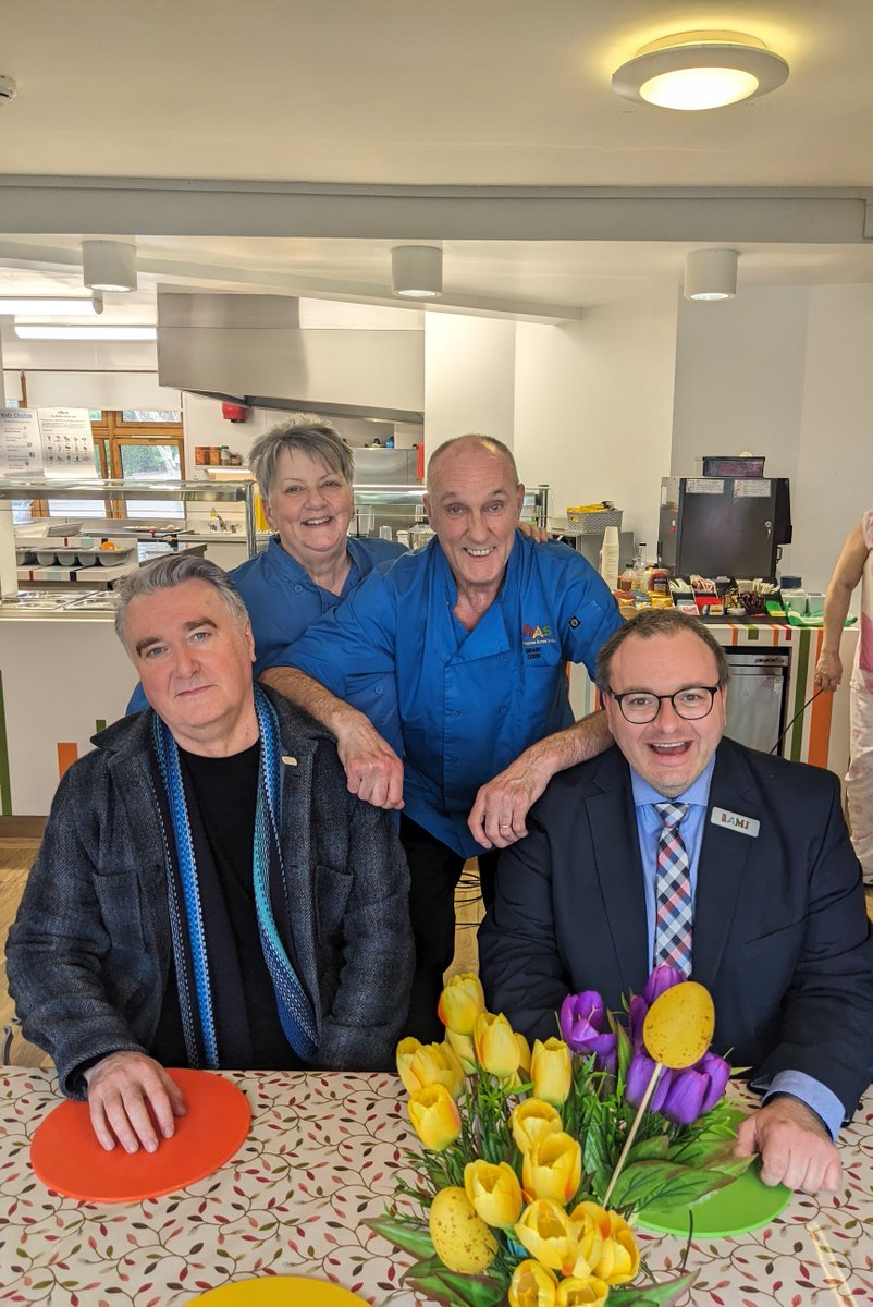Today we welcomed @MrJohnNicolson MP to Rachel House. John is the constituency MP for the hospice, and he got to meet staff as part of a guided tour with @ramiokasha, learning about the invaluable work of CHAS in support of children and families. Thank you for your visit. 💛