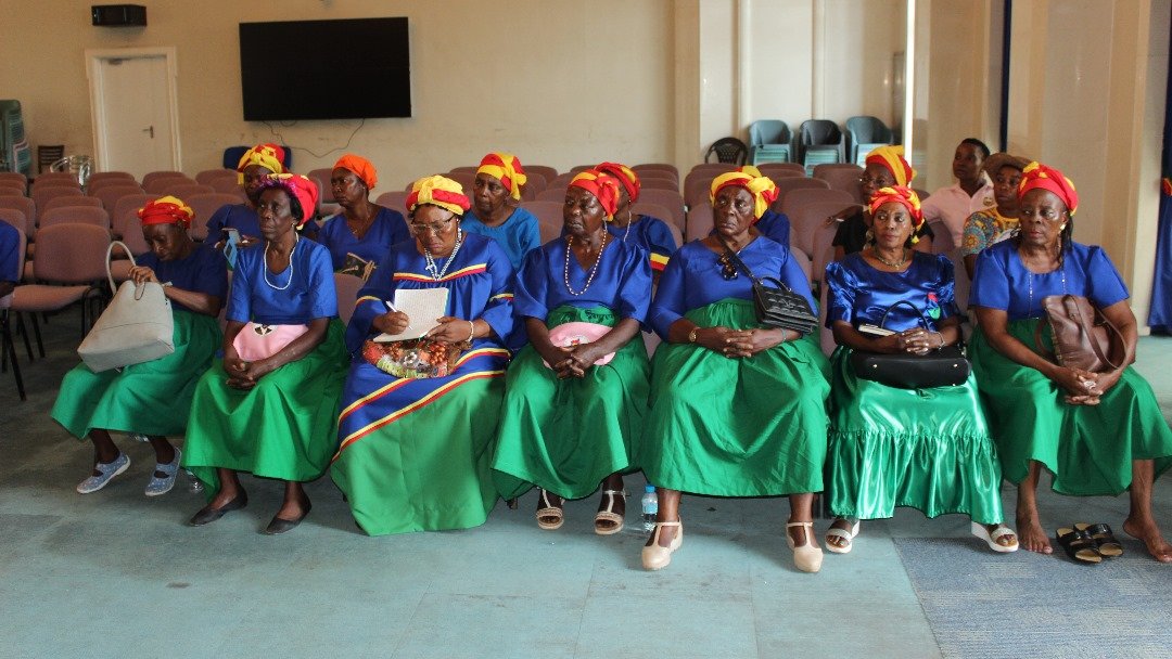 PdgePrensa's tweet photo. Reunión de la Secretaria General Adjunta Segunda con las coordinadoras de la OEMPDGE de Baney
https://t.co/bXgyuKJ457
#PDGE #OEMPDGE #GuineaEcuatorial #Baney https://t.co/wtUq3JKwVu