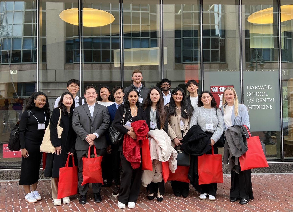 This week the Class of 2028 arrived on campus for Admitted Student Preview Days! Incoming DMD students joined the HSDM/HMS community to learn more about the program, meet current students and faculty, and spend time with future classmates. See you soon Class of 2028! ❤️ 🖤